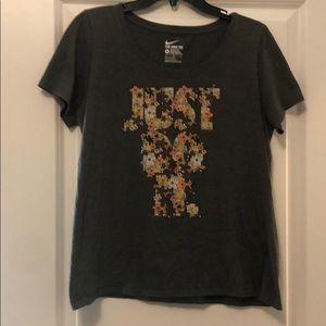 Nike T-shirt